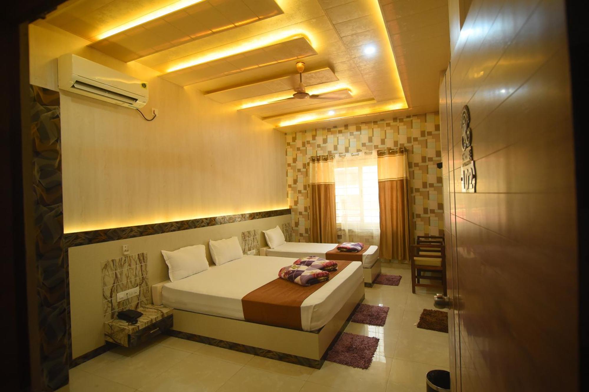 Hotel R Empire Revtree Davanagere Esterno foto