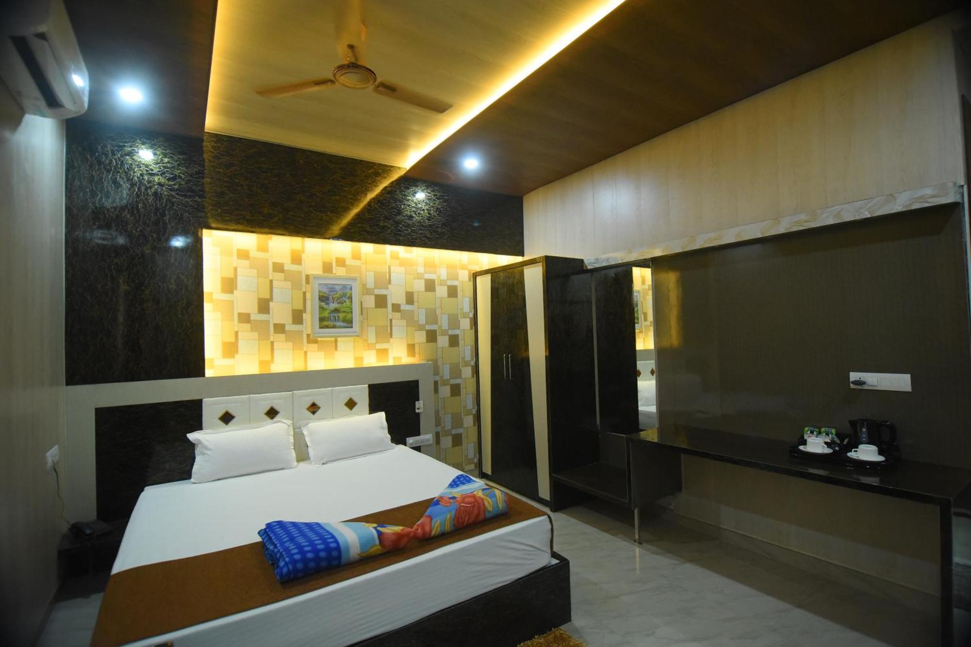 Hotel R Empire Revtree Davanagere Esterno foto
