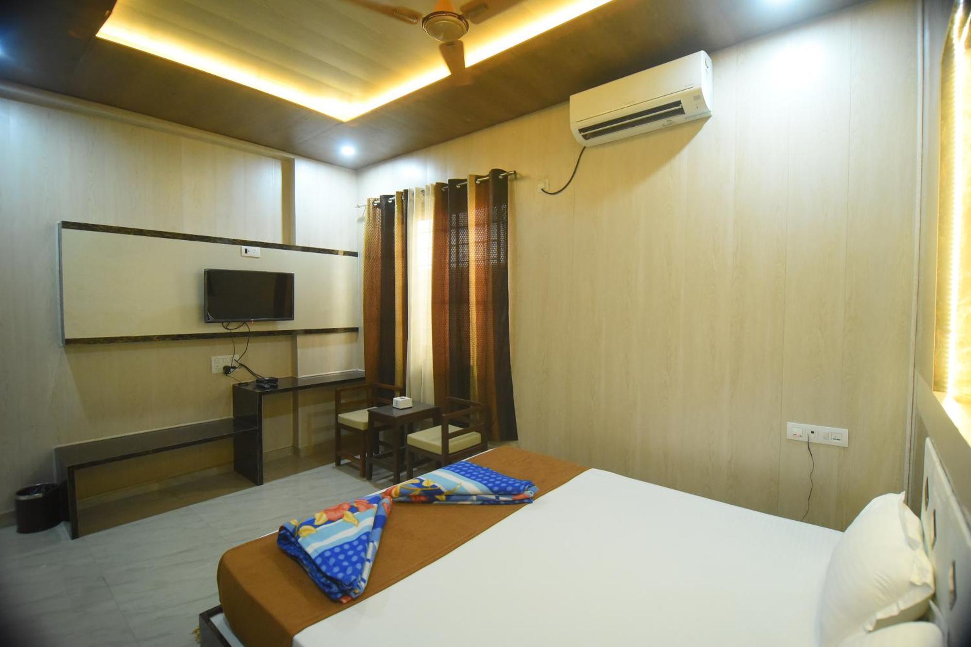 Hotel R Empire Revtree Davanagere Esterno foto