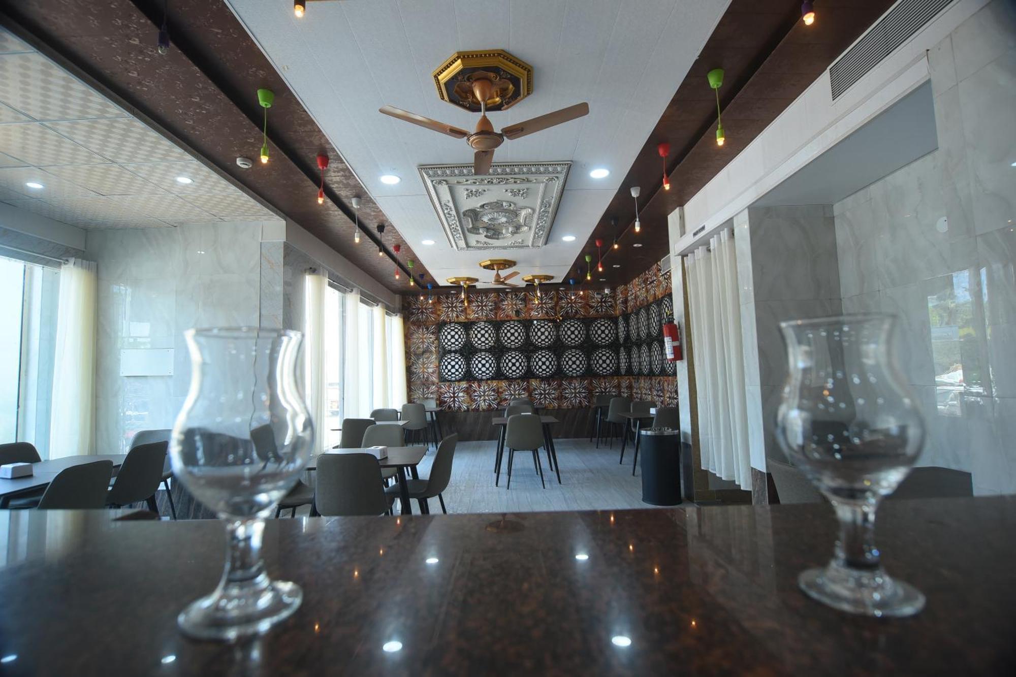 Hotel R Empire Revtree Davanagere Esterno foto