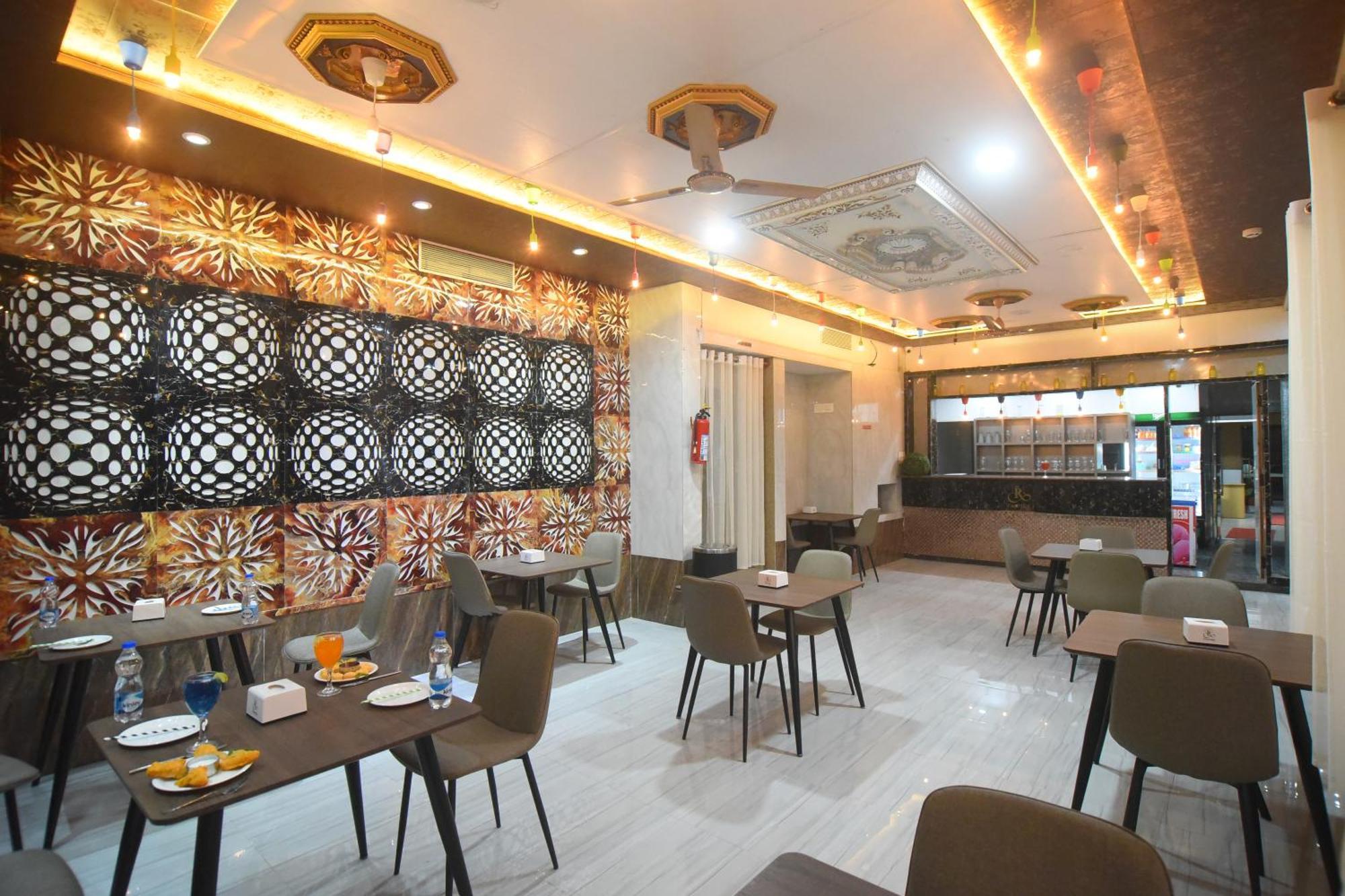 Hotel R Empire Revtree Davanagere Esterno foto