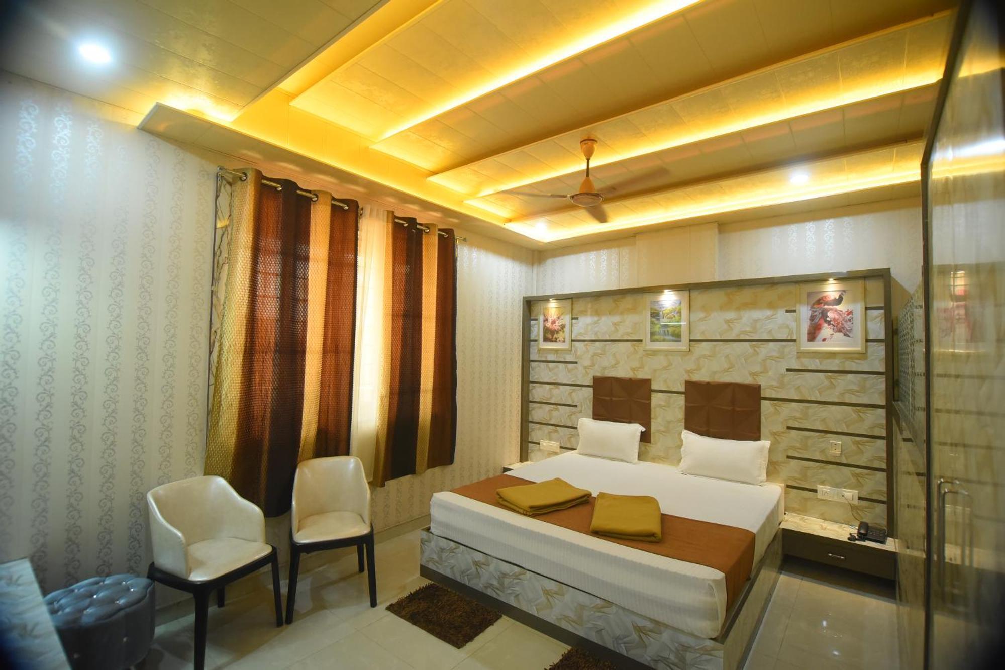 Hotel R Empire Revtree Davanagere Esterno foto
