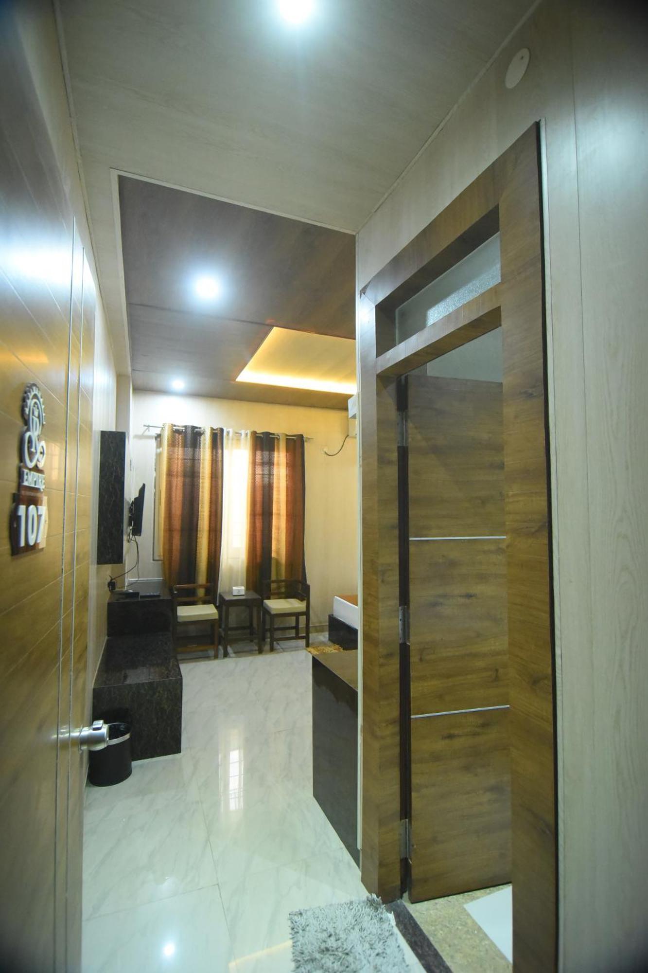 Hotel R Empire Revtree Davanagere Esterno foto