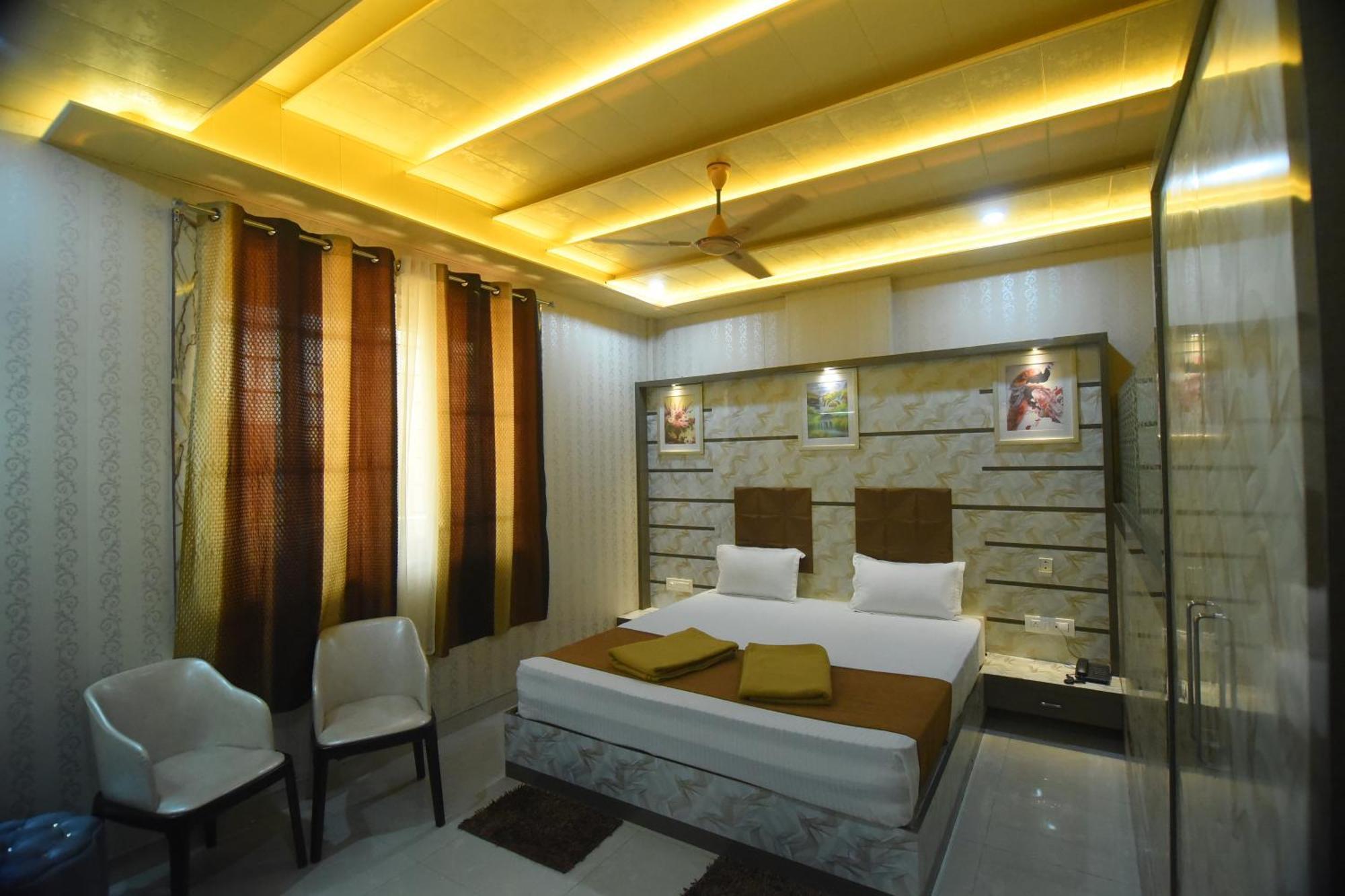 Hotel R Empire Revtree Davanagere Esterno foto